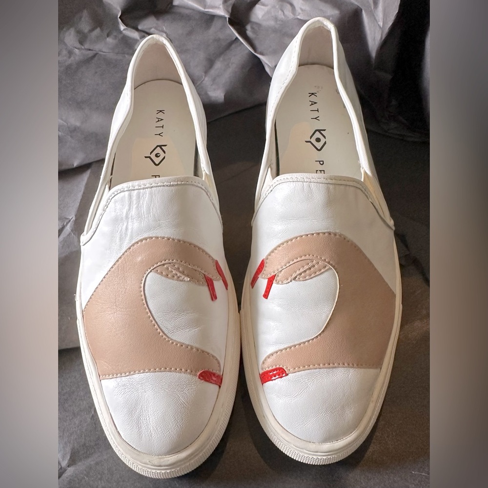 Katy Perry “The Heart” Slip-on Low Top Sneakers 6.5